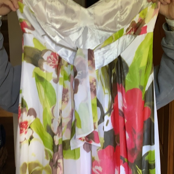 FLORAL CACHÉ LONG DRESS - Picture 7 of 7